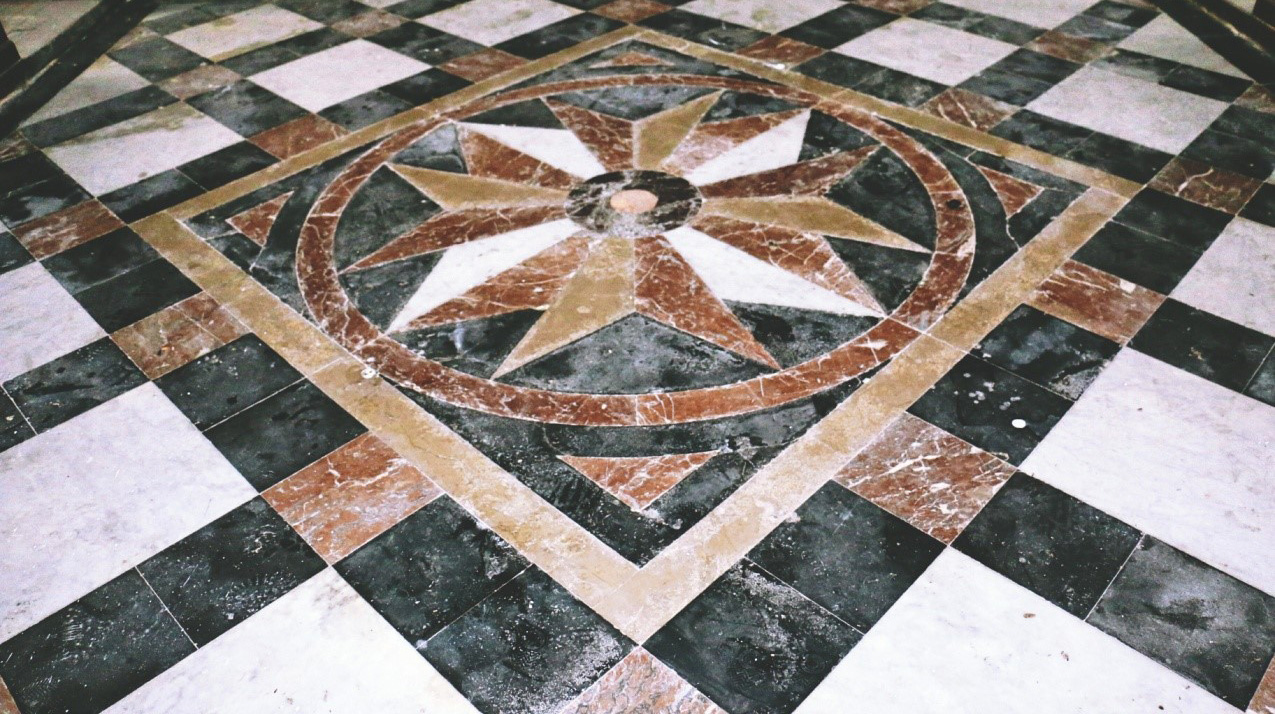 choeur eglise maison-ponthieu-dallage marbre croix de malte